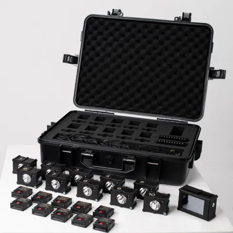 С дополнительной инфракрасной подсветкой мишеней